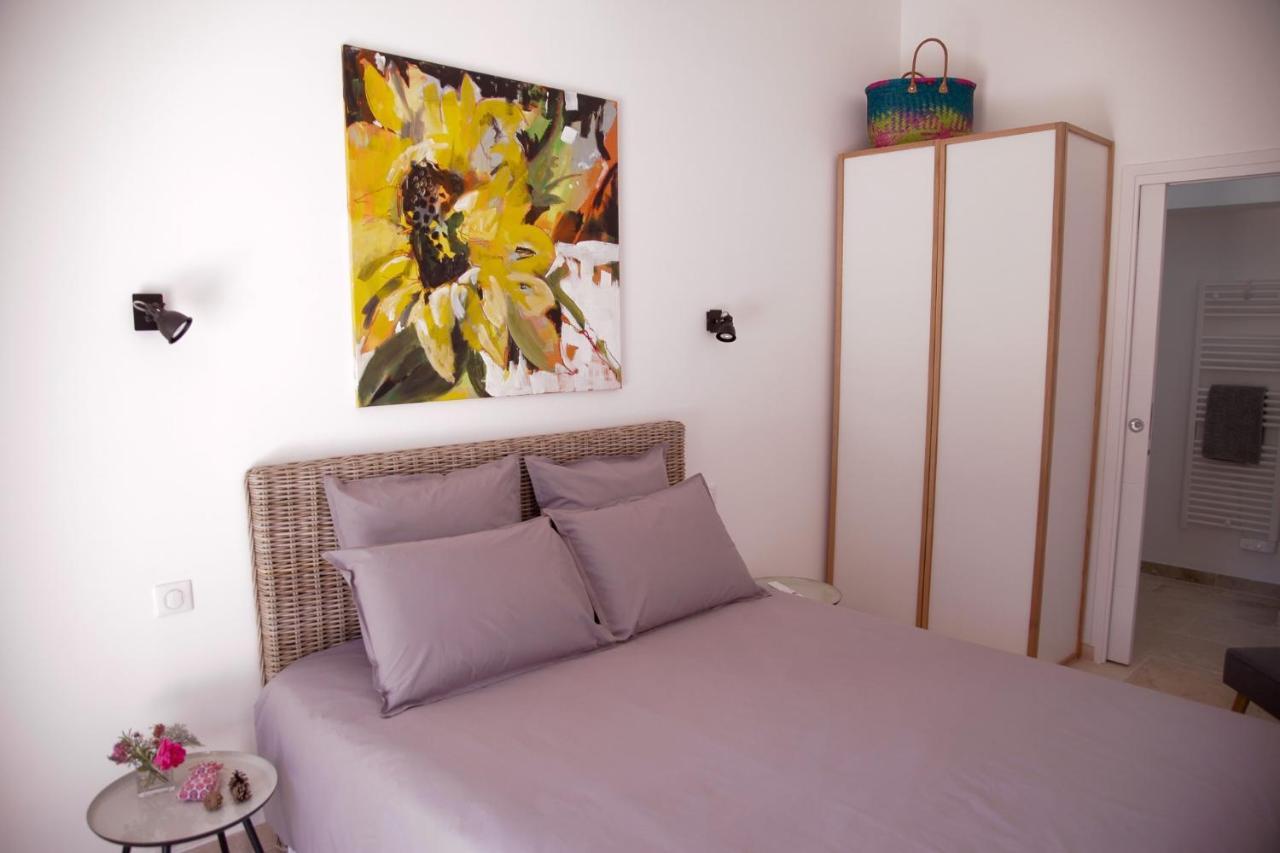 Bed and Breakfast La Figue Noire Caromb Exterior foto